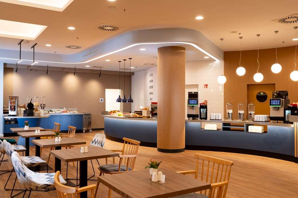 Hampton By Hilton Budapest City Centre Restaurant photo