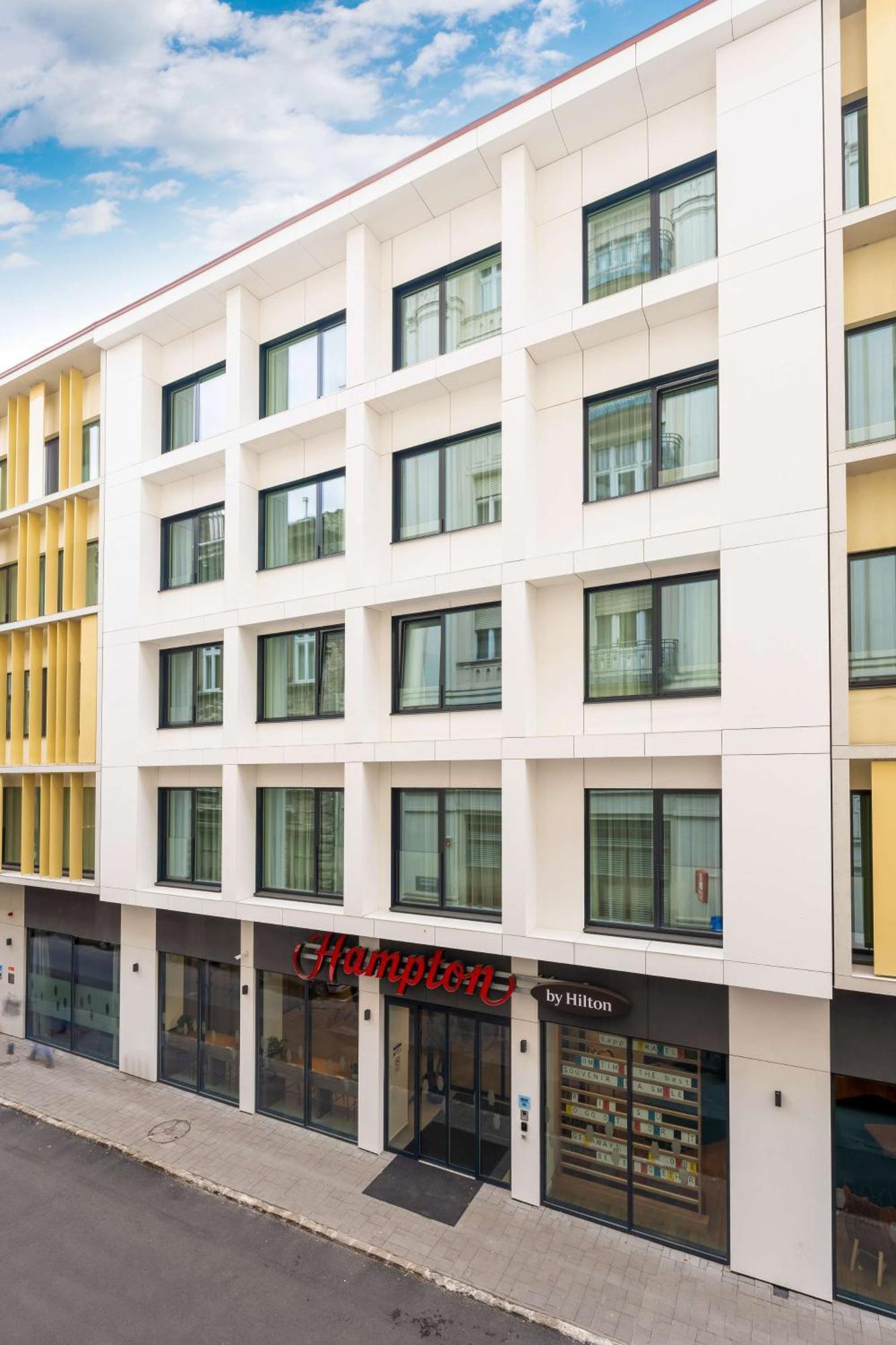 Hampton By Hilton Budapest City Centre Exterior photo